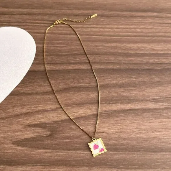 Strawberry Pendant Necklace Q70 - Picture 3 of 7